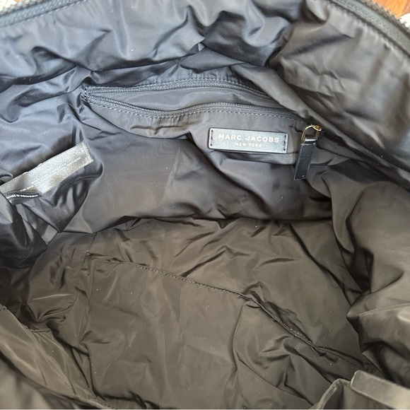 Marc Jacobs Bag Medium Quilted Tote Handbag Black With Gold Trim Zip Closure - Picture 9 of 10